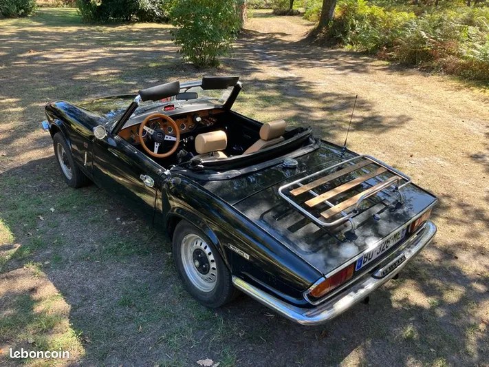 TRIUMPH Véhicule ancien