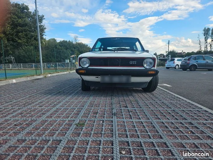 VOLKSWAGEN Golf gti 1982 – Voitures